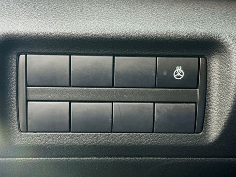 Used 2023 Nissan Kicks SR w/ SR Premium Package image 16