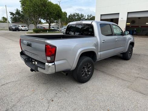 Used 2020 Toyota Tacoma SR5 RWD image 9