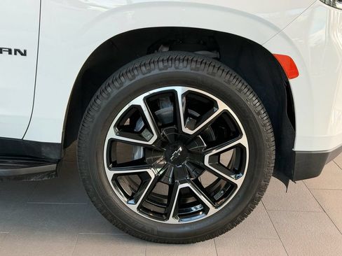 Used 2023 Chevrolet Suburban RST w/ Luxury Package RWD image 9