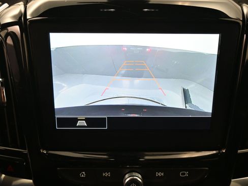Used 2023 Chevrolet Traverse LT AWD/4WD image 17