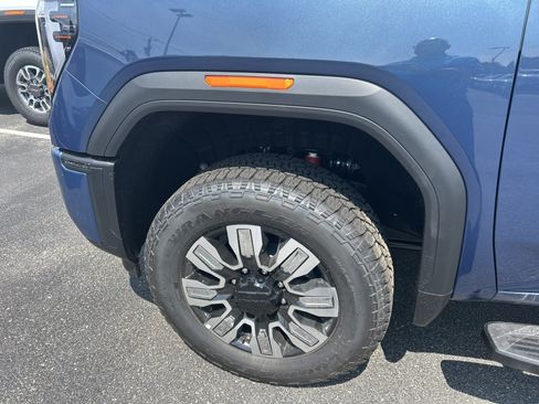 New 2026 GMC Sierra 3500 Denali w/ Denali Reserve Package AWD/4WD image 6