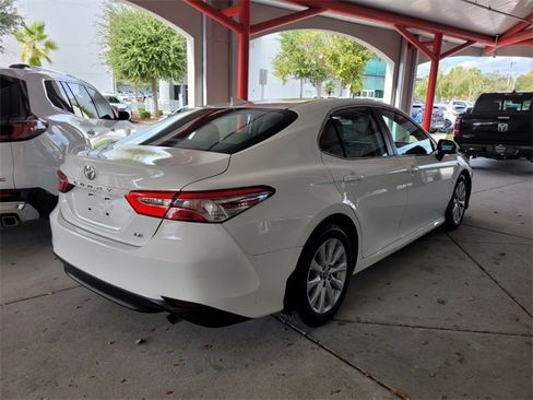 Used 2019 Toyota Camry LE image 12