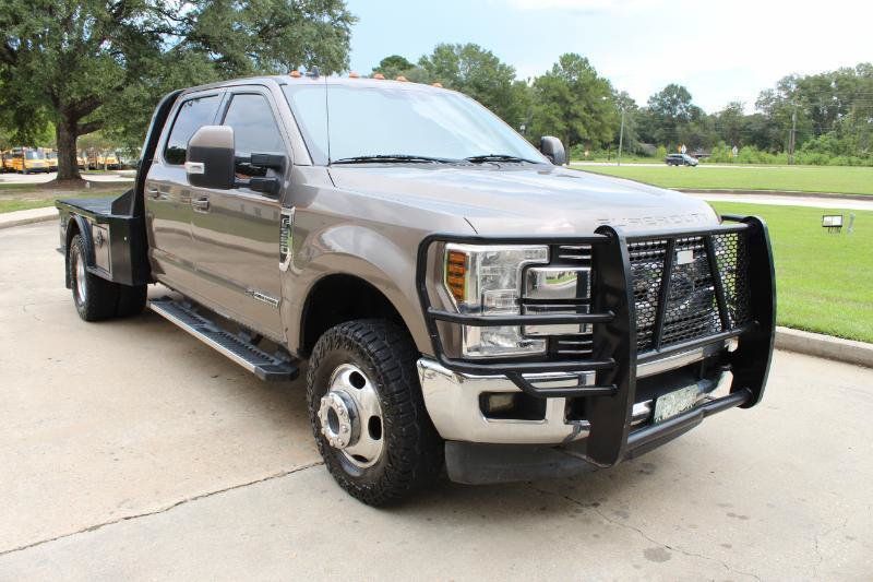 Used 2019 Ford F350 Lariat w/ Lariat Value Package AWD/4WD image 4