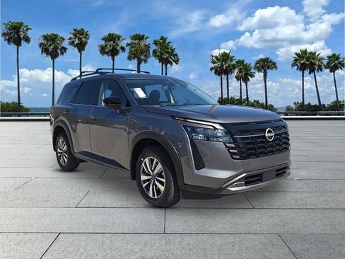 New 2026 Nissan Pathfinder SL image 1