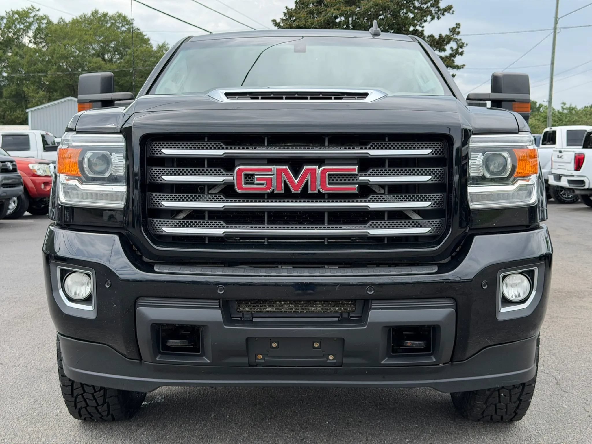 Used 2018 GMC Sierra 2500 SLT w/ Duramax Plus Package AWD/4WD image 10