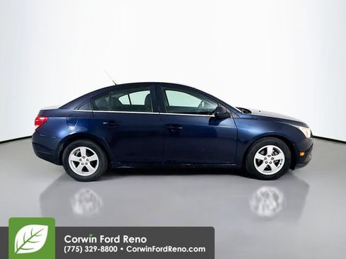 Used 2014 Chevrolet Cruze LT image 8