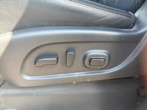 Used 2021 Nissan Titan PRO-4X w/ Pro-4x Convenience Package AWD/4WD image 25