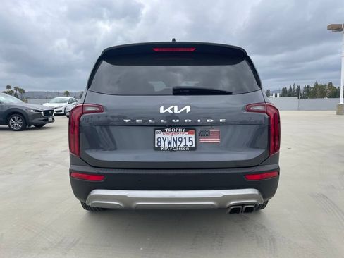 Used 2022 Kia Telluride S FWD image 3
