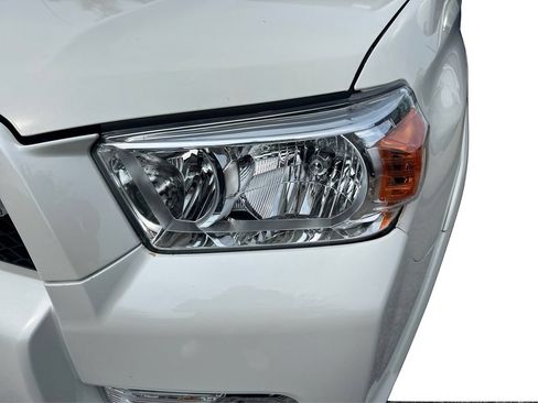 Used 2010 Toyota 4Runner SR5 w/ Convenience Pkg AWD/4WD image 32