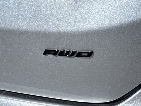 Used 2022 Ford Edge SE w/ Black Appearance Package image 9