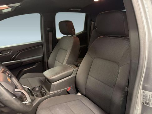 Used 2024 Chevrolet Colorado LT w/ LT Convenience Package RWD image 4