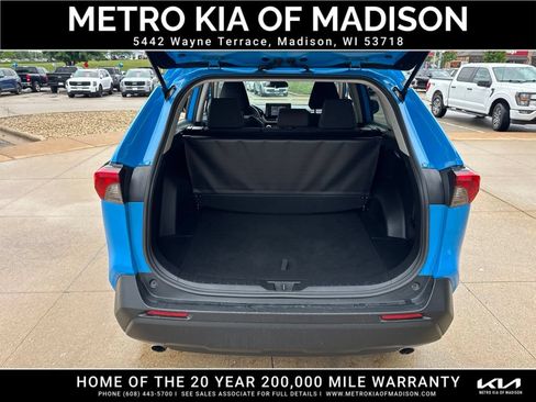 Used 2021 Toyota RAV4 LE AWD/4WD image 34
