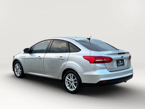 Used 2015 Ford Focus SE image 3
