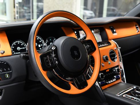 Used 2024 Rolls-Royce Cullinan image 12