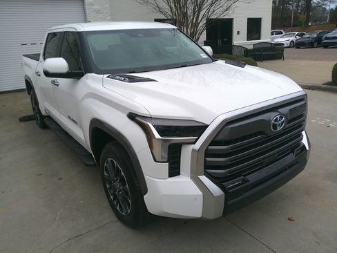 Used 2024 Toyota Tundra Limited image 2