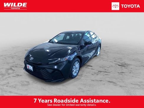 Certified 2025 Toyota Camry LE image 5