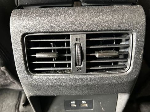 Used 2023 Nissan Rogue SV image 27