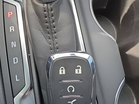 Used 2020 Chevrolet Equinox LT image 27