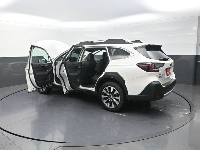 Used 2025 Subaru Outback Touring XT AWD/4WD image 43