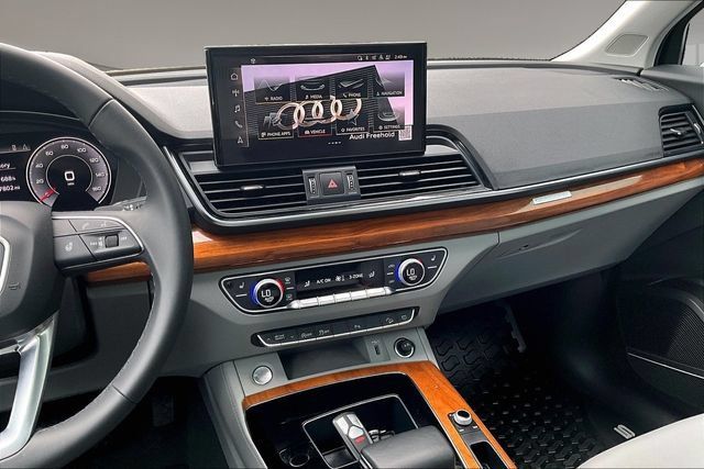 Certified 2023 Audi Q5 2.0T Premium Plus w/ Premium Plus Package AWD/4WD image 9