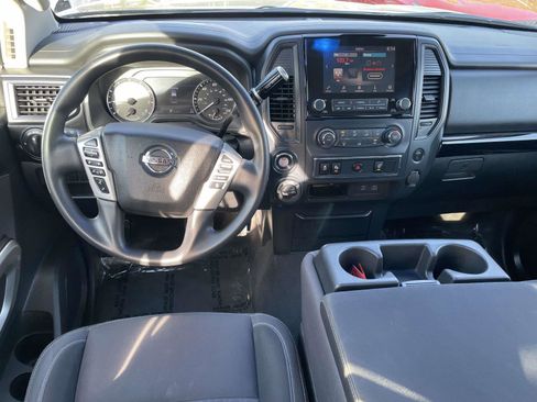 Used 2022 Nissan Titan SV AWD/4WD image 19