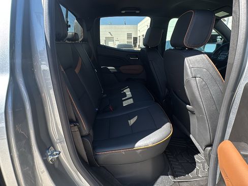 Used 2025 GMC Canyon AT4 image 25