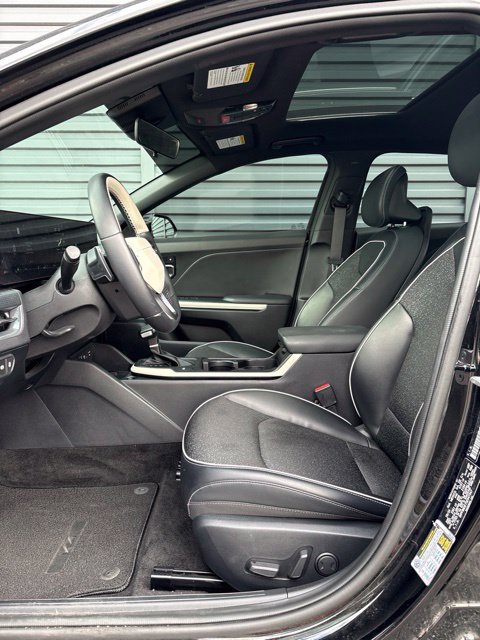Used 2025 Kia K4 GT-Line w/ GT-Line Sunroof Package FWD image 5