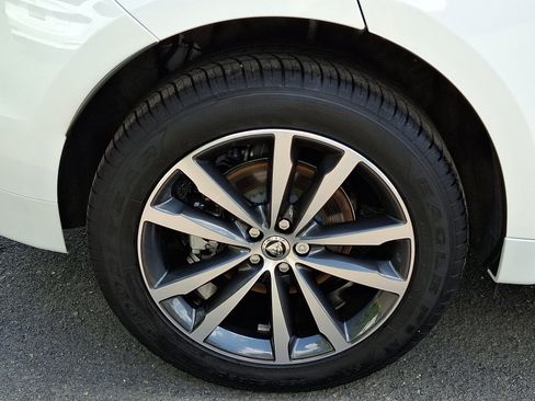 Used 2025 Jaguar F-PACE R-Dynamic S image 11