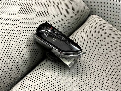 New 2025 Volkswagen ID. Buzz 1st Edition image 33