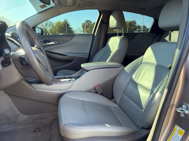 Used 2018 Chevrolet Malibu Premier w/ Premier Sun and Wheel Package FWD image 25