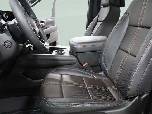 Used 2025 Chevrolet Tahoe High Country image 21