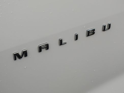 Used 2021 Chevrolet Malibu LT image 24