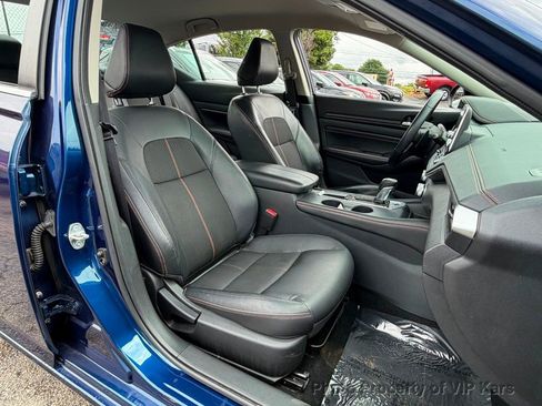 Used 2019 Nissan Altima 2.5 SR FWD image 16