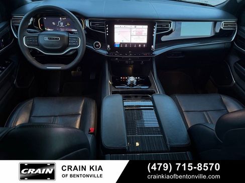 Used 2022 Jeep Wagoneer Series III RWD image 29