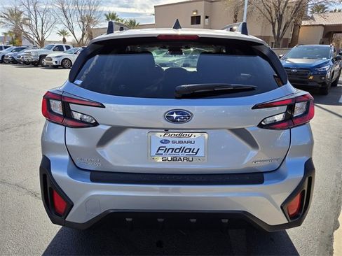 Used 2024 Subaru Crosstrek 2.0i Premium image 5