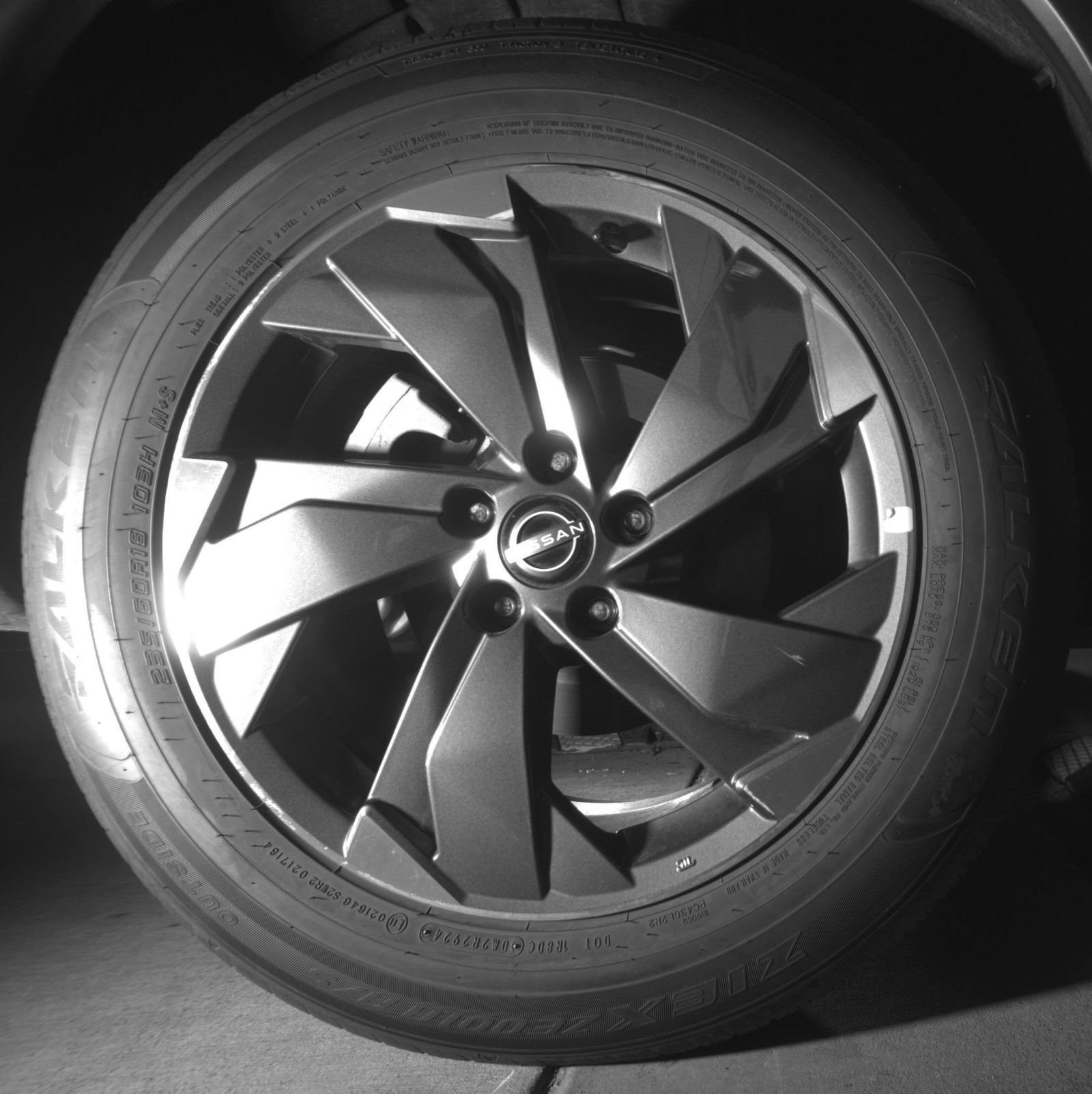 Used 2025 Nissan Rogue SV FWD image 18