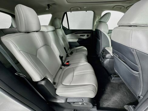 Certified 2023 Honda Pilot Touring image 30