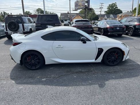 Used 2024 Toyota GR86 Premium RWD image 11
