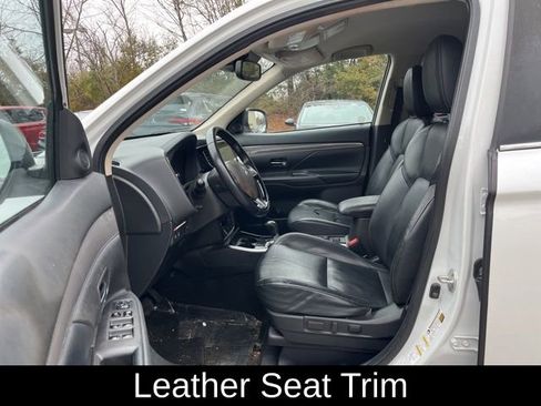 Used 2020 Mitsubishi Outlander SEL image 16