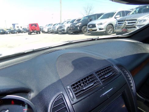 Used 2011 Mercedes-Benz SLK 300 image 36