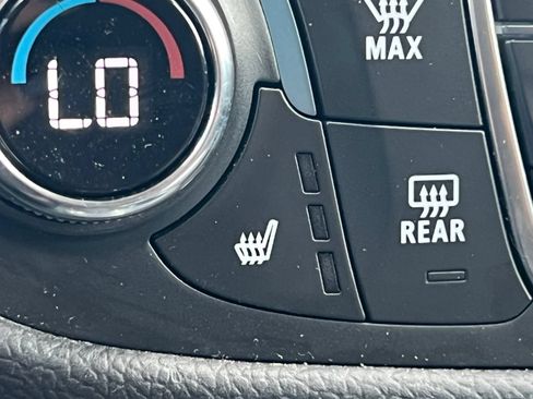 Used 2024 Chevrolet Equinox LT AWD/4WD image 25