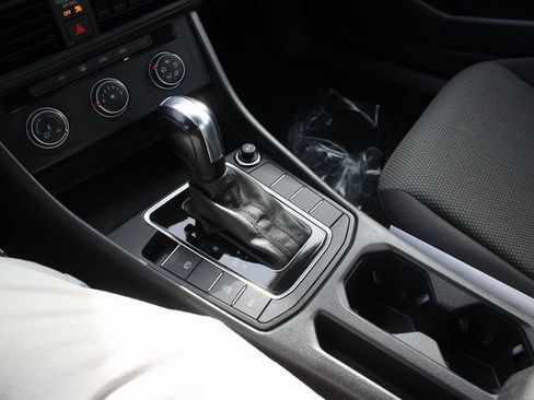 Used 2019 Volkswagen Jetta S w/ Driver Assistance Package image 9