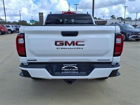 Used 2024 GMC Canyon Elevation w/ Elevation Premium Package image 3