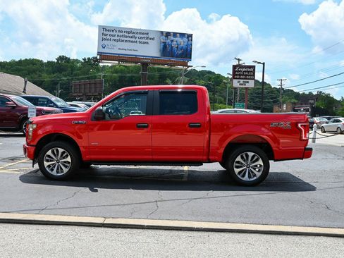 Used 2017 Ford F150 XL w/ Equipment Group 101A Mid AWD/4WD image 4