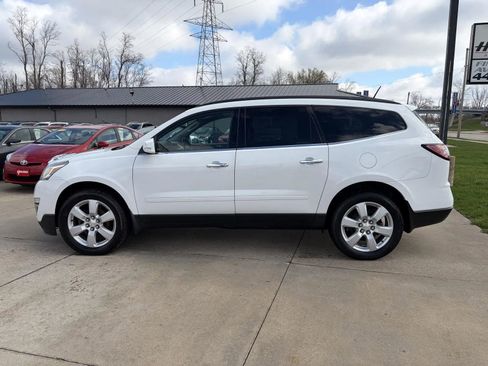 Used 2017 Chevrolet Traverse LT w/ Style and Technology Package AWD/4WD image 5