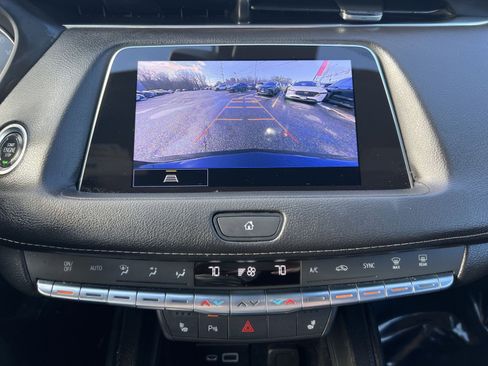 Used 2022 Cadillac XT4 Luxury w/ Cold Weather Package image 19