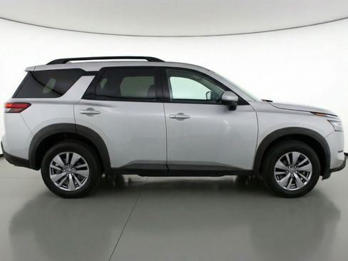 Used 2025 Nissan Pathfinder SV AWD/4WD image 11
