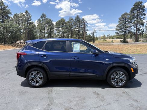 Used 2026 Kia Seltos LX AWD/4WD image 7