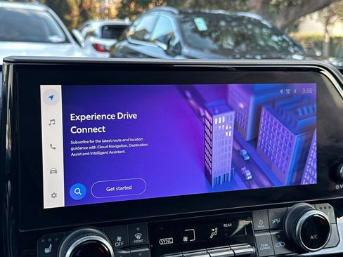 Used 2023 Toyota Highlander XLE image 22