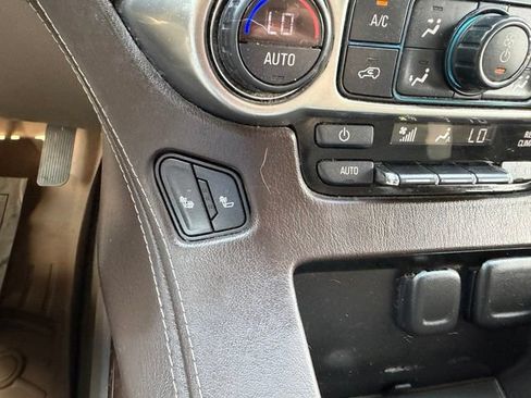 Used 2016 Chevrolet Suburban LT AWD/4WD image 29